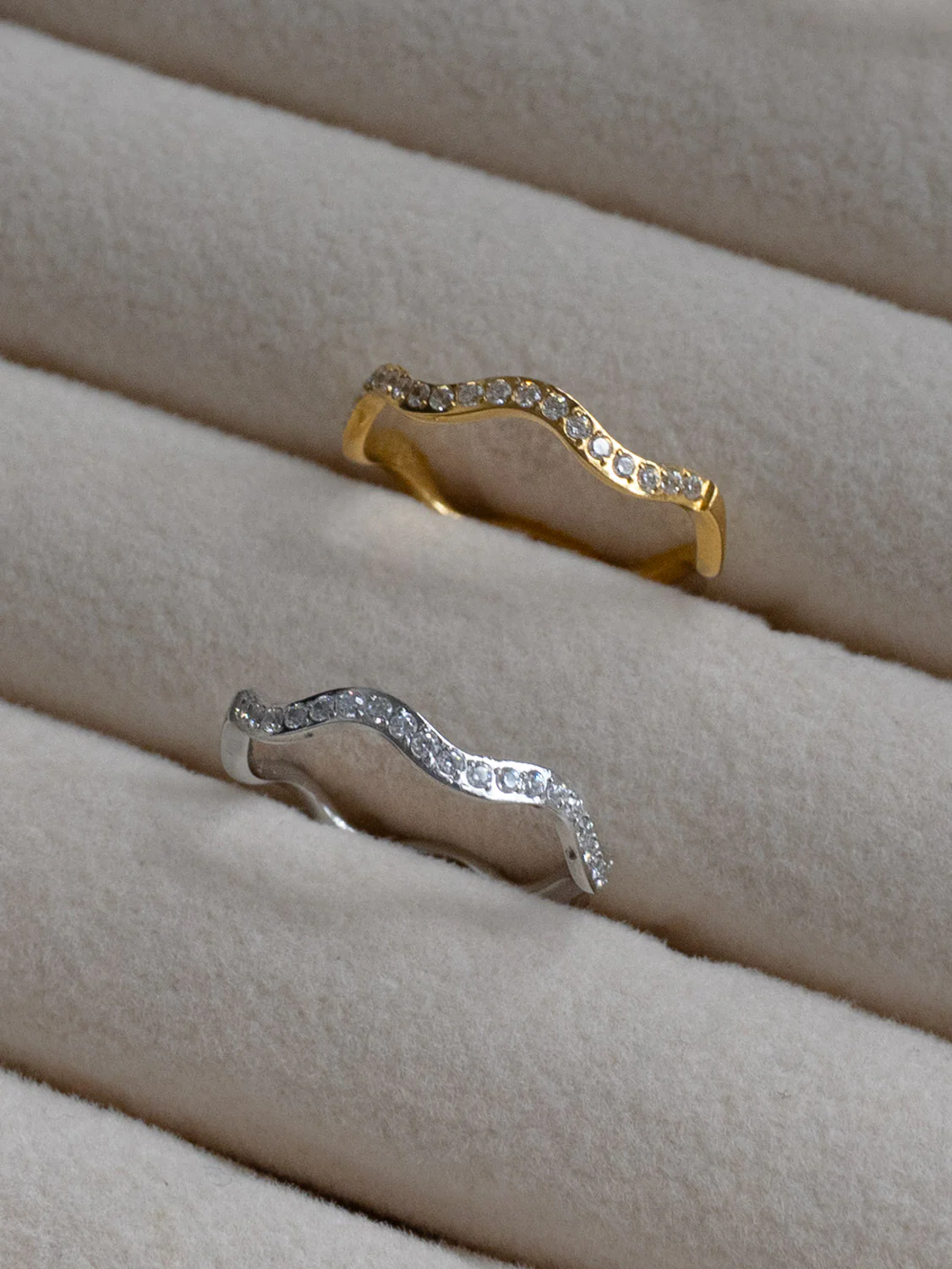 Thin Wavy Gemstone Ring, Stainless Steel - Silver - Image 4