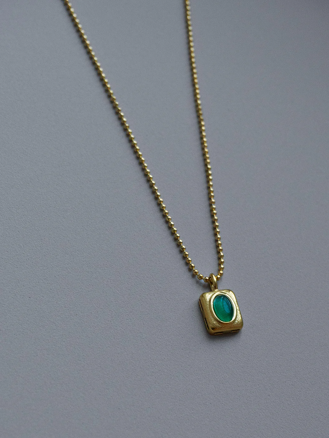 Vintage Pendant Necklace - Sea Green - Image 3